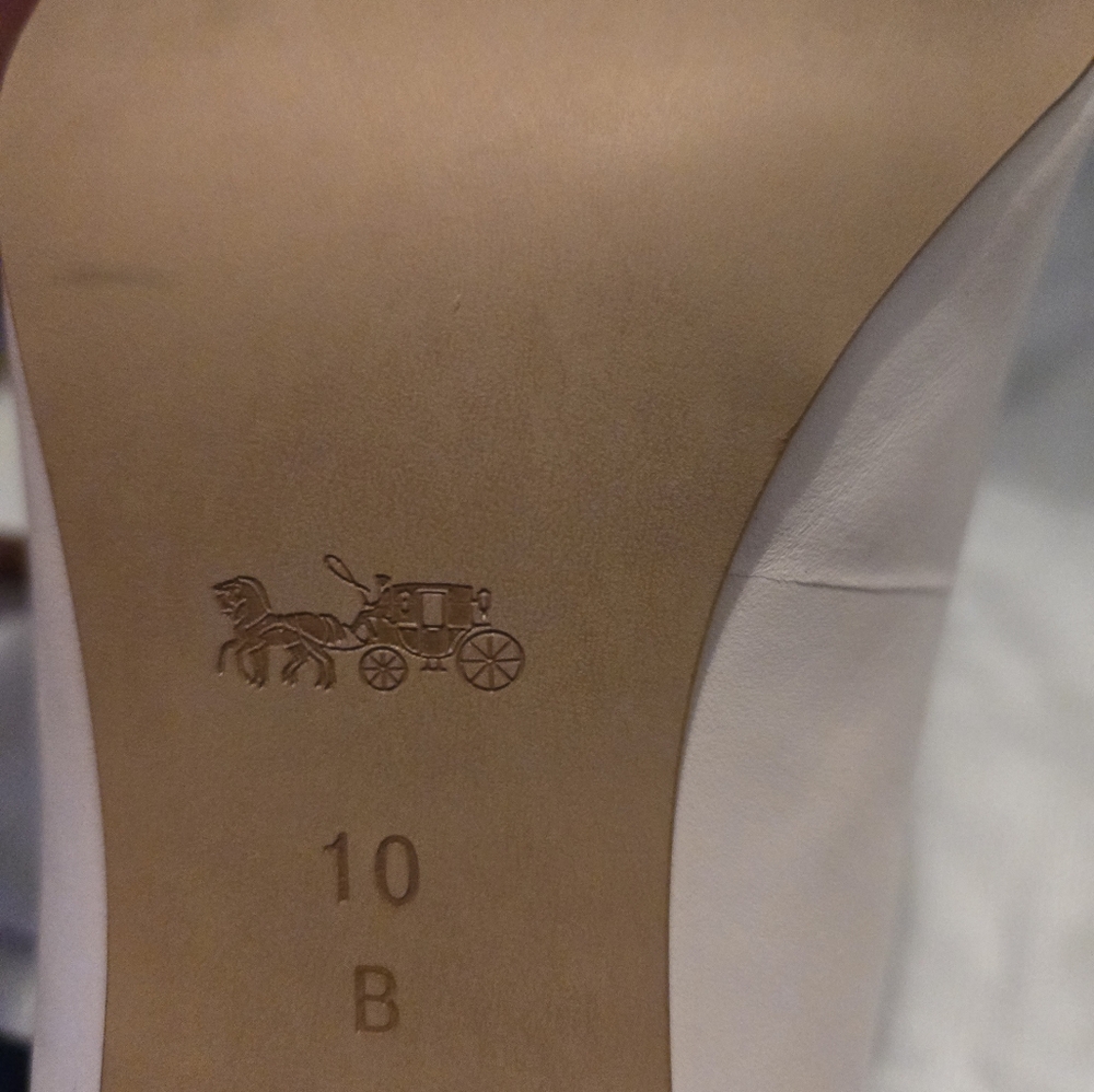 Coach Women's Ivory Pumps - Picture 5 of 9